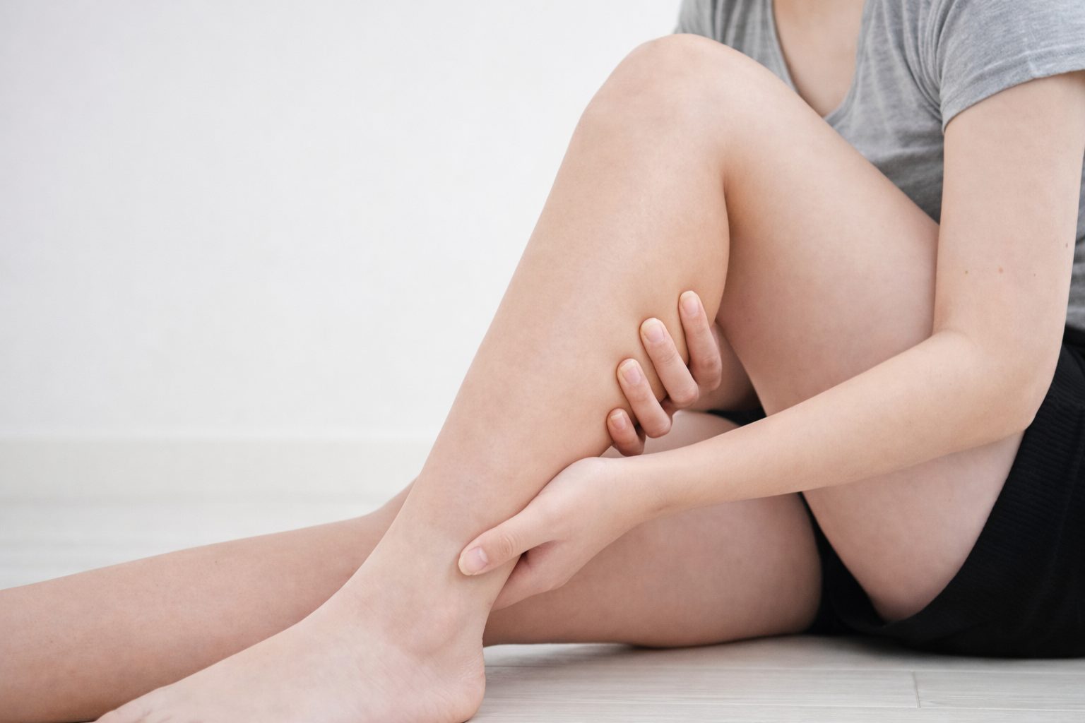 足指ストレッチをやさしく整理｜“老け足”が気になるときの丸まり足指セルフケアまとめ